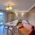 Vakantieboerderij Dom Noclegowy „pod Mnichem” *