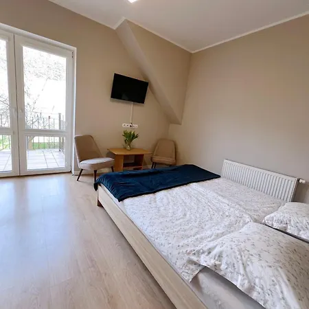 Vakantieboerderij Dom Noclegowy „pod Mnichem” *