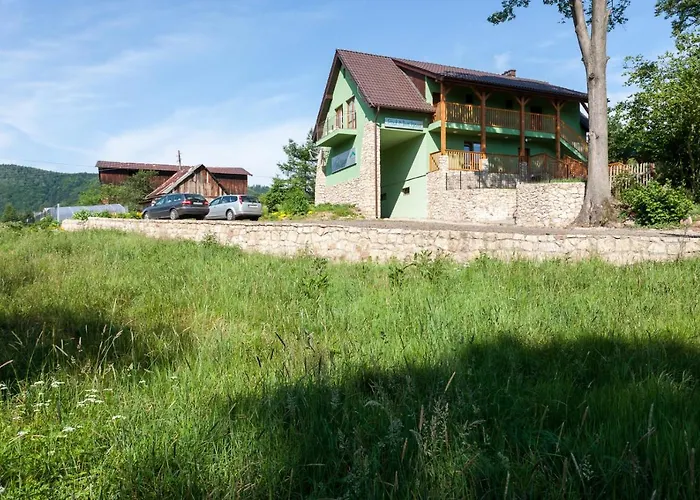 Dom Noclegowy „pod Mnichem” 팜스테이 *