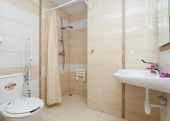 Dom Noclegowy „pod Mnichem” 팜스테이 *