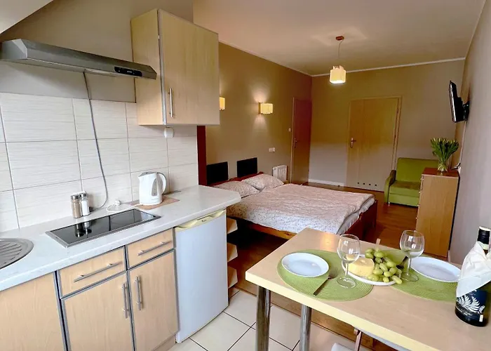 Dom Noclegowy „pod Mnichem” 팜스테이