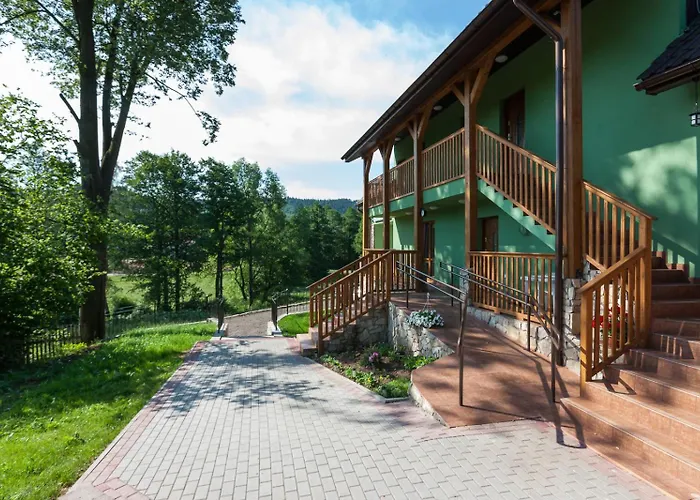 Dom Noclegowy „pod Mnichem” 팜스테이